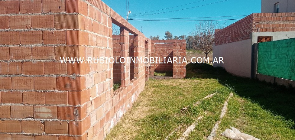 VENDIDO - SUNCHALES - LOTE 300 M2. CON VIVIENDA EN CONSTRUCCION DE 90 M2 cubiertos - Oportunidad
