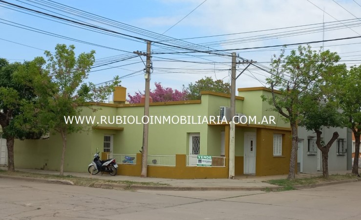 VENDIDO - SUNCHALES - A 3 CUADRAS DE PLAZA LIBERTAD - VIVIENDA 2 DORMITORIOS - GARAGE - Todos los servicios