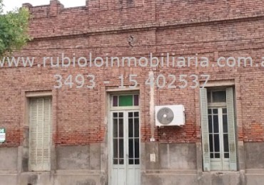 TACURAL - VIVIENDA ANTIGUA DE 217 M2 EN LOTE 955 M2- PAVIMENTO